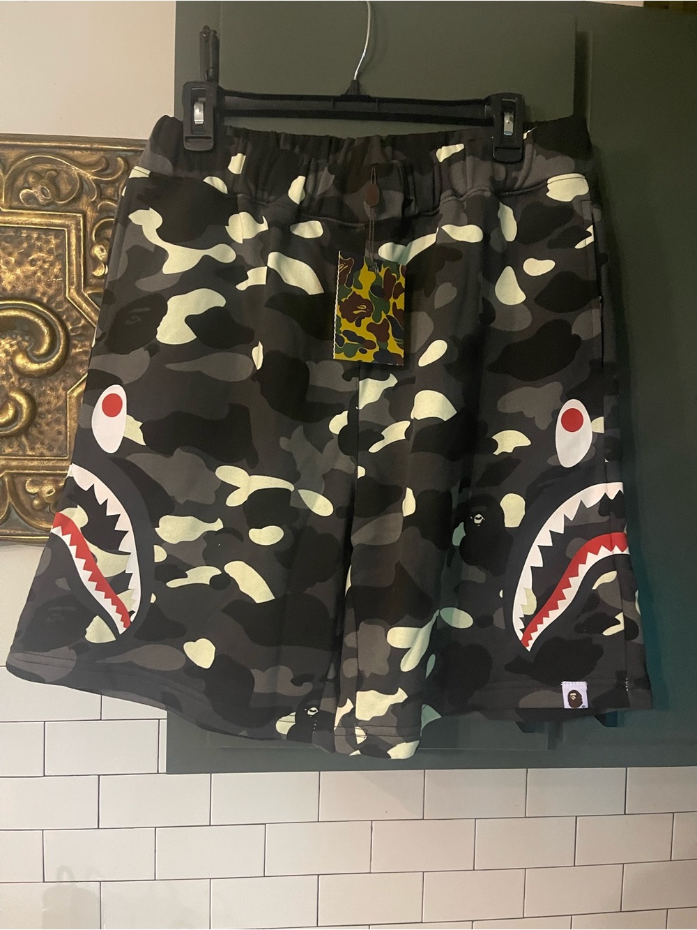 Mens Graphic Design Shorts Size 2x.